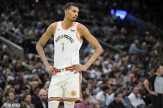 刻承担起领 刻承担起领